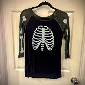 Zoe + Liv Black Skeleton 3/4 Baseball Sleeve Tee